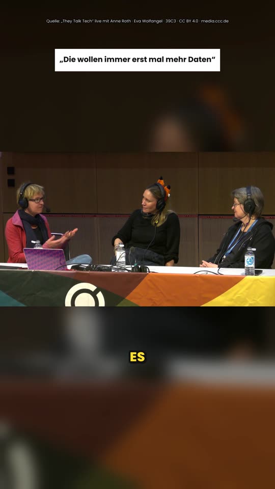 Panel speaker with German captions about data